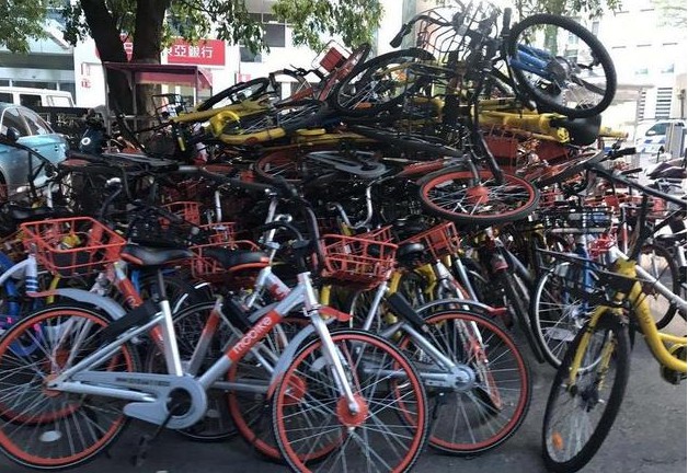 共享单车违规停被“控制”：影响出行安全正在收回_O2O_电商之家