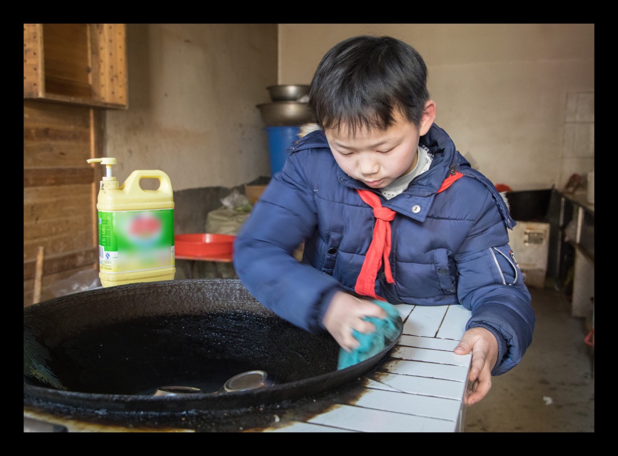 融e购携手千家商户，4周年之际陪贫困儿童过大年_金融_电商之家