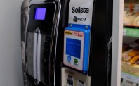 不甘做供货商 本来集市开首家智能便利店
