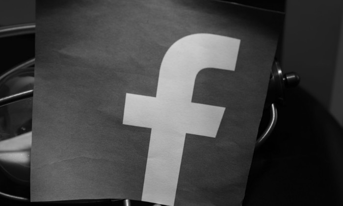 Facebook数据外泄事件仍在发酵 市值蒸发735亿_行业观察_电商之家