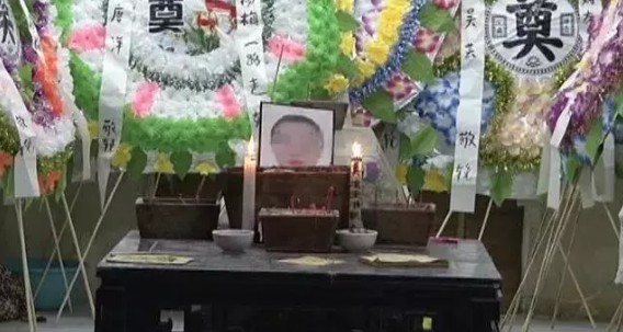 借5万4个月变83万，高利贷逼死29岁女生后，竟然到葬礼上追债！_金融_电商之家