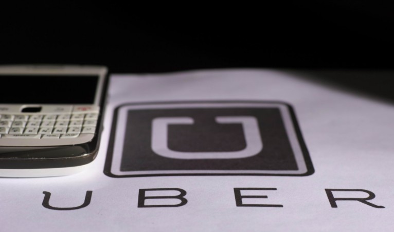 Uber开发无人驾驶电动车 可自行前往充电点充电_O2O_电商之家