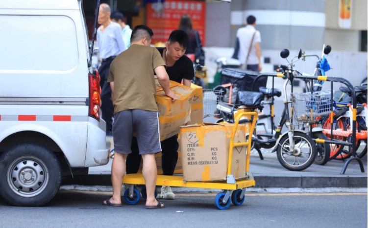 智能仓储持续火热 行业机遇与挑战并存_物流_电商之家