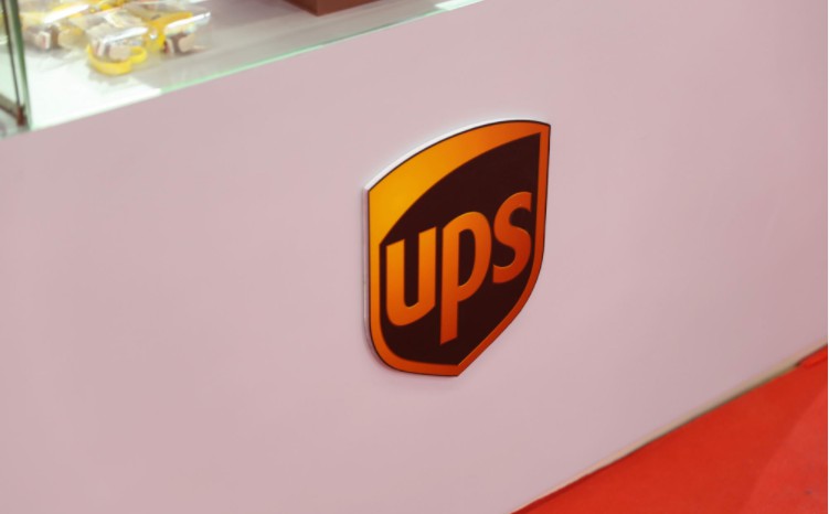 UPS发布一季度财报：盈利11.1亿美元 同比跌17.8%_物流_电商之家