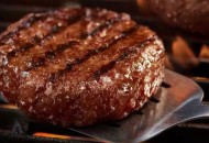 这家卖假肉的公司上市后涨疯了！