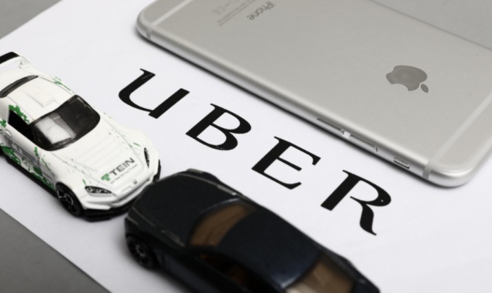 最大竞争对手Lyft股价不断承压 迫使Uber IPO定价不断下调_O2O_电商之家