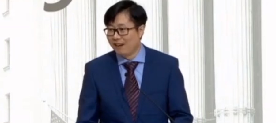 她与王小川同窗十载，“相”出了一个上市公司，比肩马东敏!_人物_电商之家