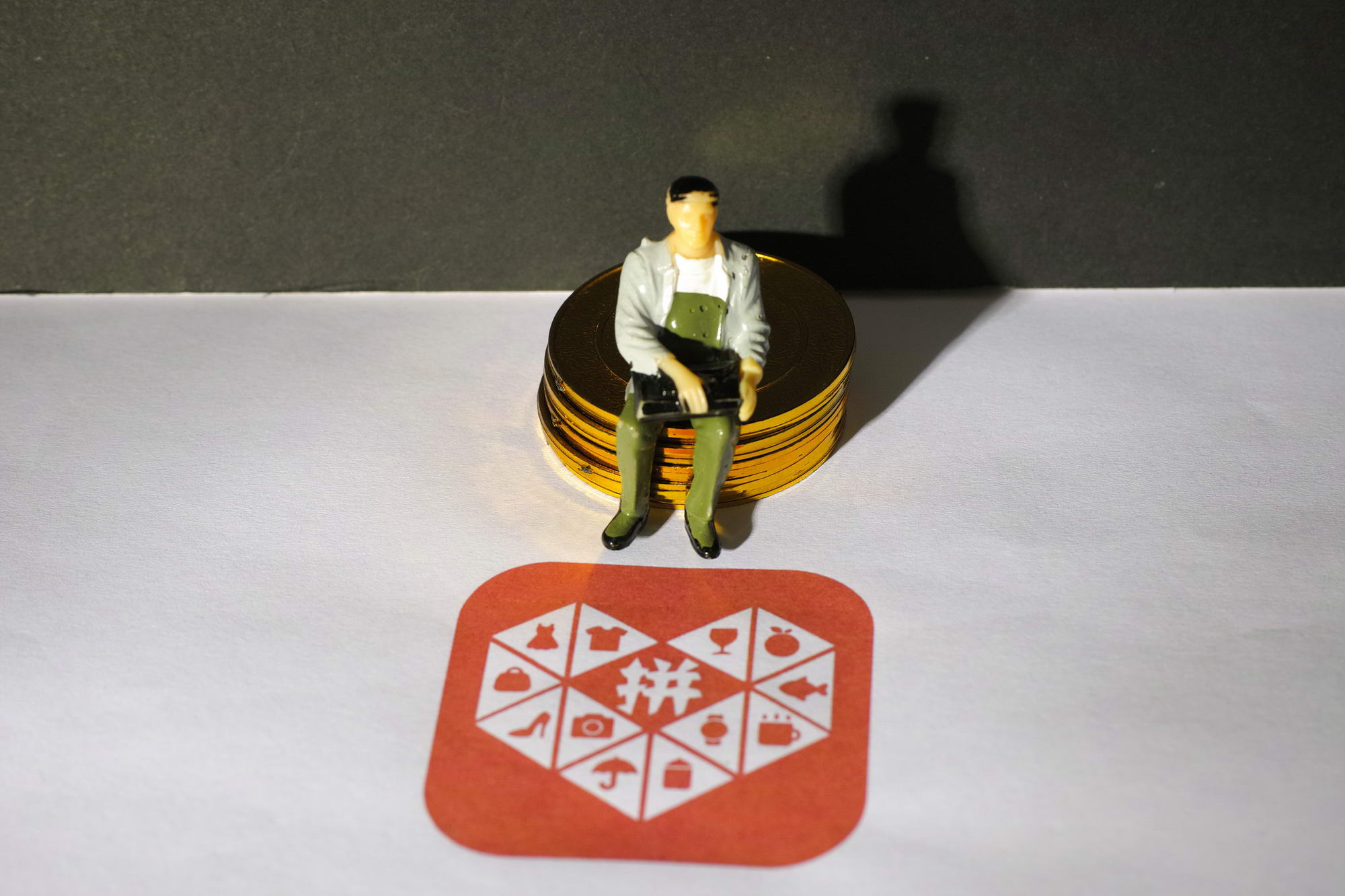 拼多多一夜跌回“解放前”：百亿补贴还能烧多久？_零售_电商之家