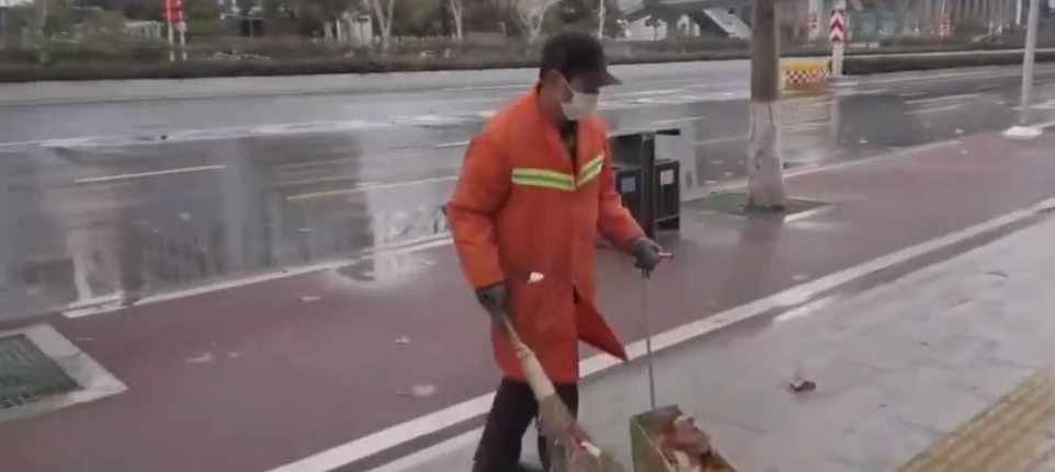 疫情下，一个快递小哥的故事！_行业观察_电商之家
