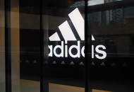 阿迪达斯Q2净利润下滑158% 自营电商销售增长93%