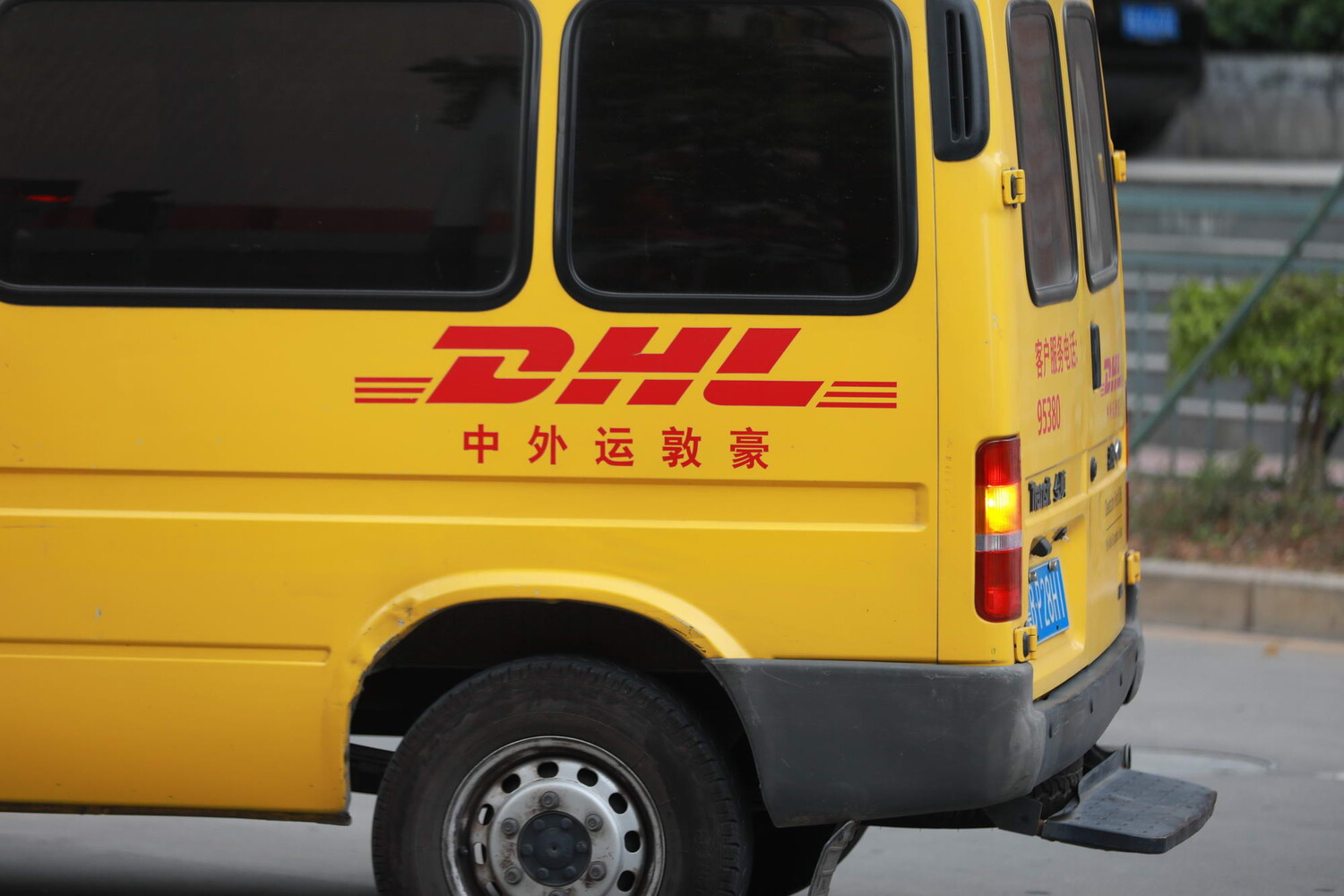 DHL完成国内首次插电集装箱药品空运出口运输_物流_电商之家